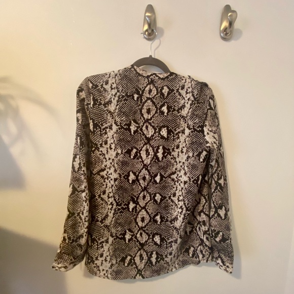 Calvin Klein snake button down - Picture 5 of 5